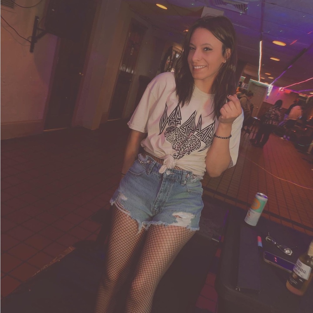 Meet your Posher, Adrianna